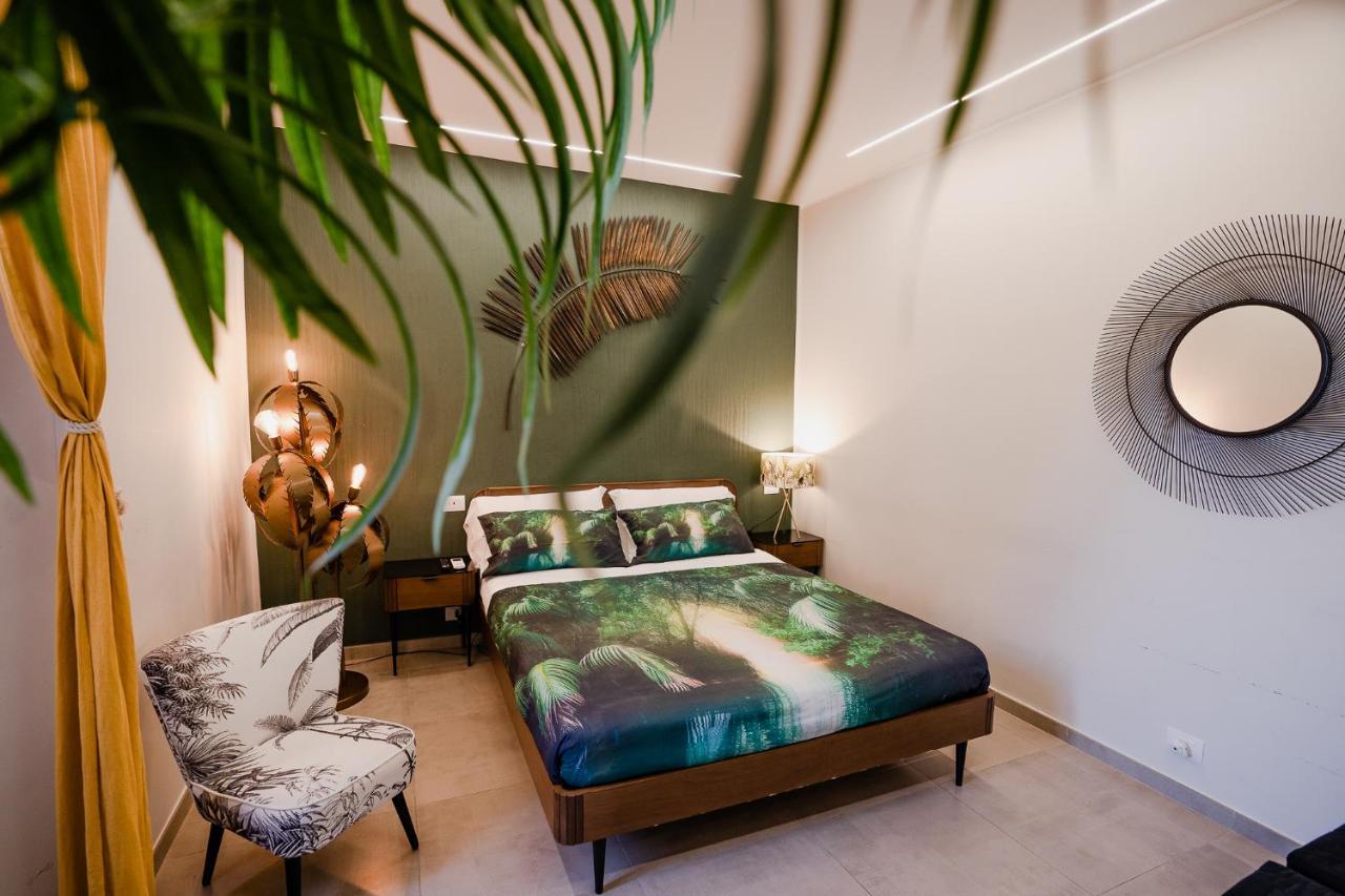 Le Boutique Luxury Rooms Diffused In Historic Center Fiumicino Exterior foto