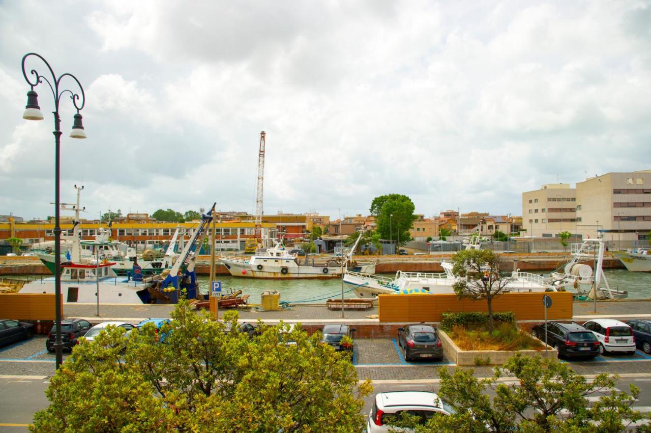 Le Boutique Luxury Rooms Diffused In Historic Center Fiumicino Exterior foto